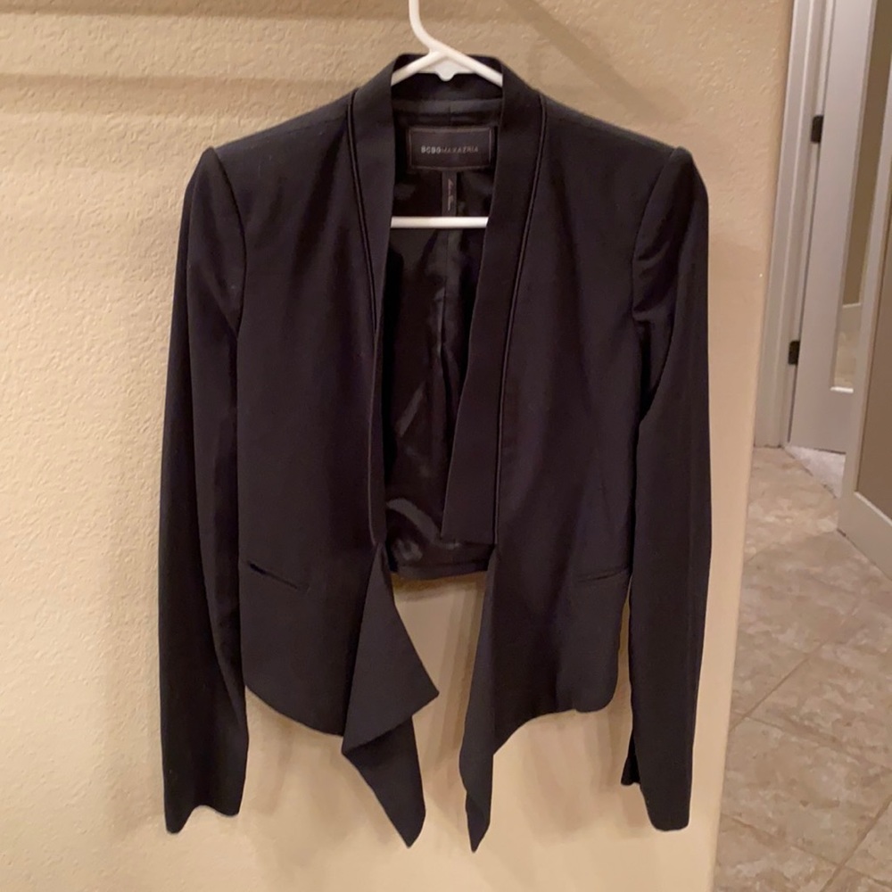 Black crop blazer